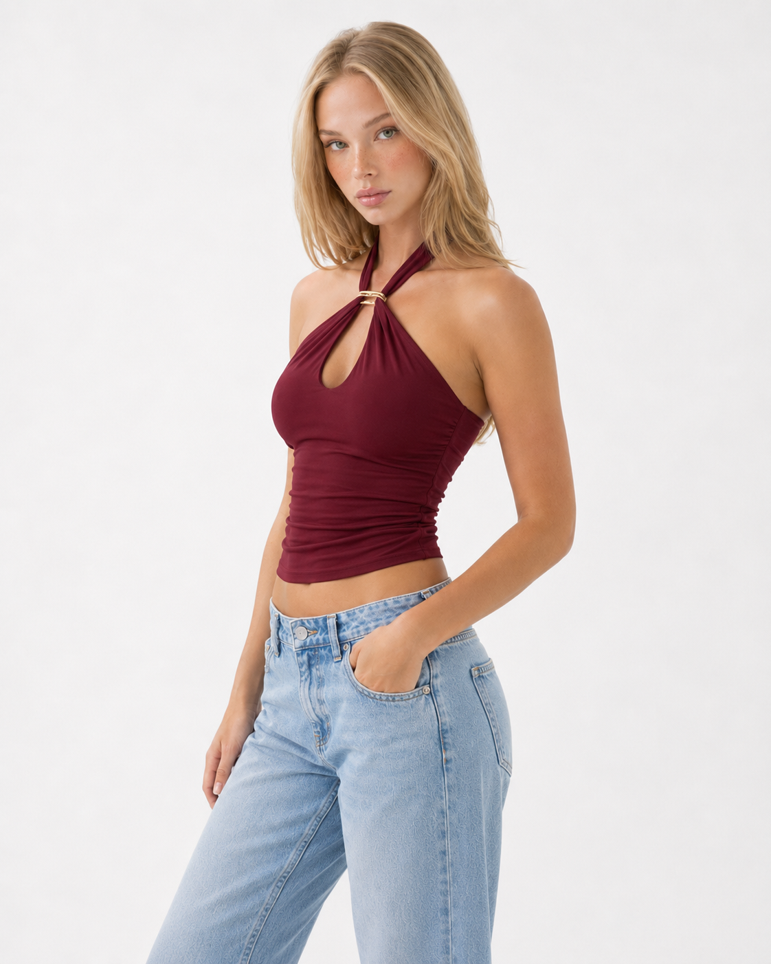 ABRIL - TOP CON ESCOTE HALTER