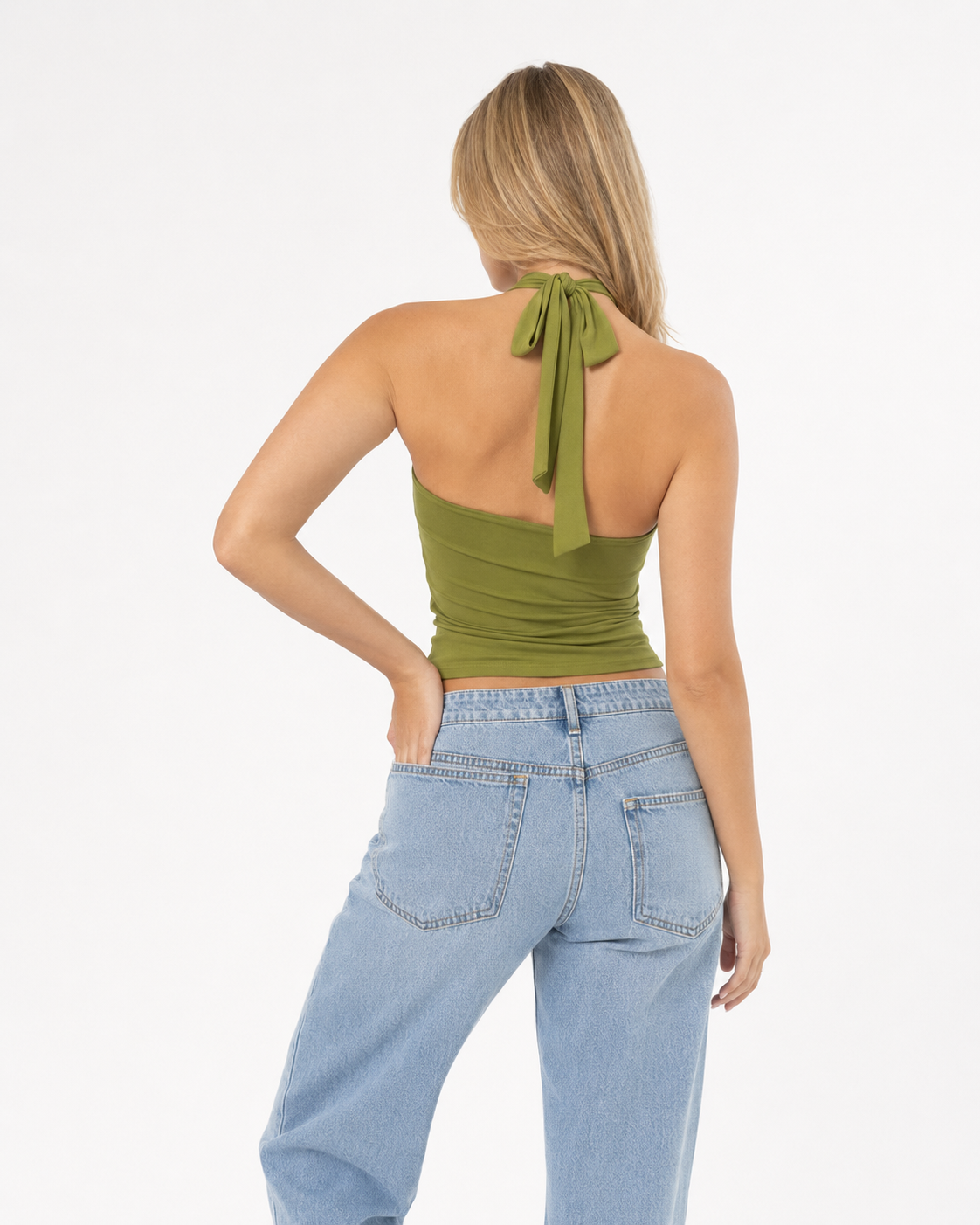 ABRIL - TOP CON ESCOTE HALTER