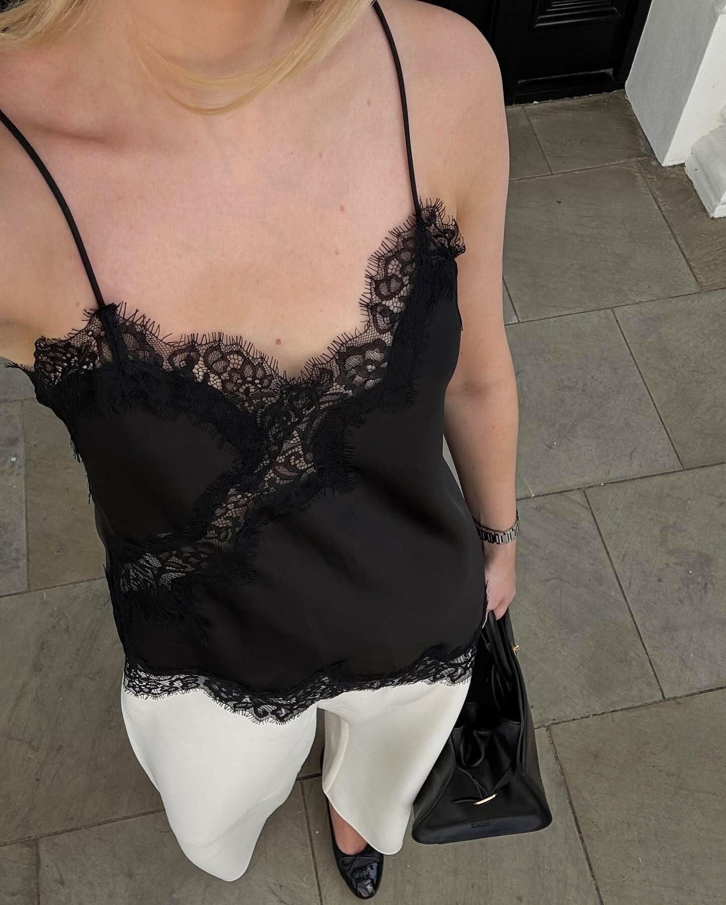 TRIANA - CAMISETA DE TIRANTES ASIMÉTRICA ELEGANTE