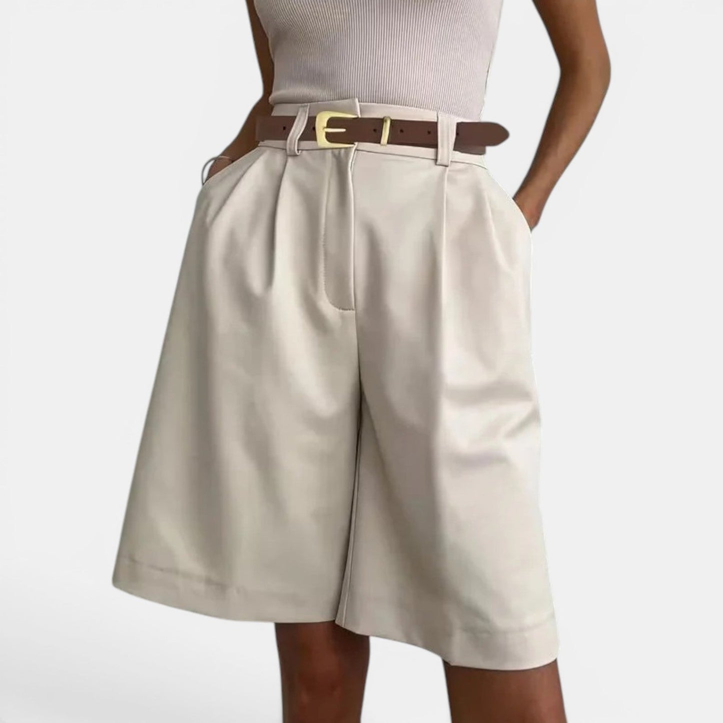 Shorts Mujer Hebilla Dorada